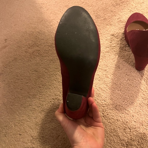 Me Too suede red shoes - Picture 3 of 3